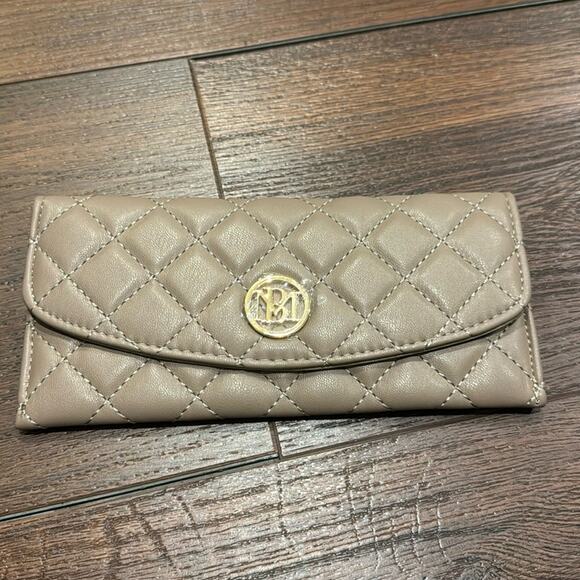 Badgley Mischka Handbags - Badgley Mischka NWT Diamond Quilting Cover Wallet in Taupe.